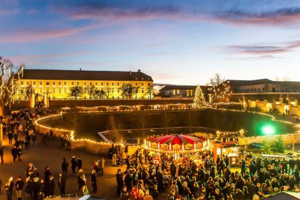 Weihnachtsmarkt Schloss Hof - Gissing Reisen